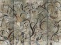 Salva 565 31 Tło beżowo-zielone fresco z patyną. Pnącza oliwkowa zieleń, rdzawy brąz, ochra. Kwiaty brąz-złoto. Klimat ziemisty, ciepły, vintage